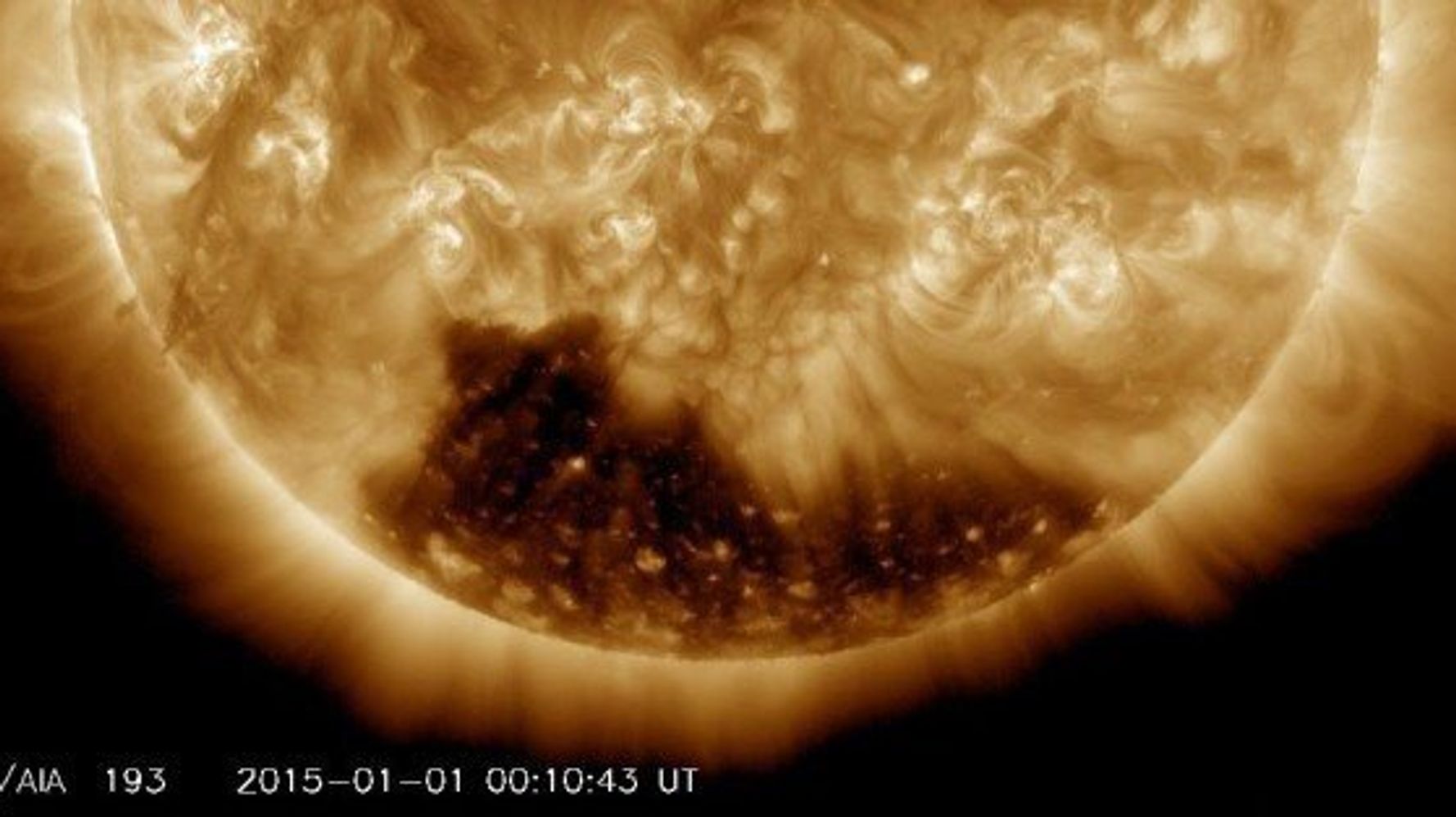 太陽の表面に地球より410倍大きい 穴 が出現 画像 ハフポスト News