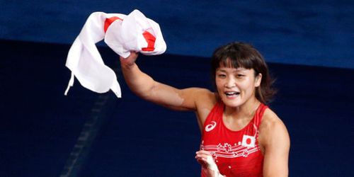 伊調馨が世界レスリング10度目の優勝 吉田沙保里、登坂絵莉も金【画像】 | ハフポスト NEWS