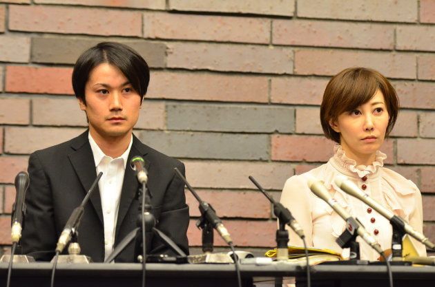 会場からの質問を聴く増田被告と亀石弁護士