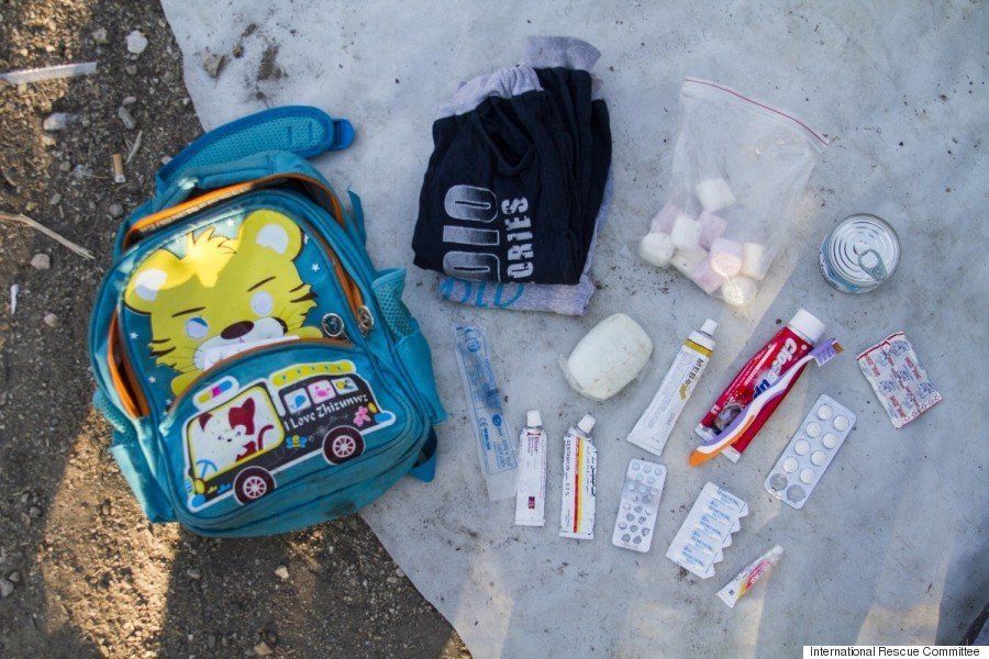 シリア難民たちは何を持って逃げてきたのか かばんの中身を見せてもらった 画像 ハフポスト