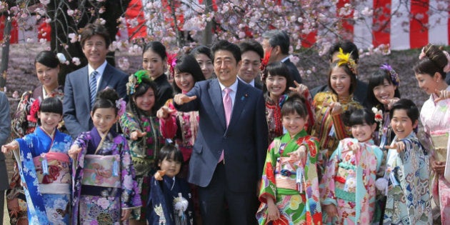 桜を見る会 今年の顔ぶれは 芦田愛菜からアグネス チャンまで 画像集 ハフポスト