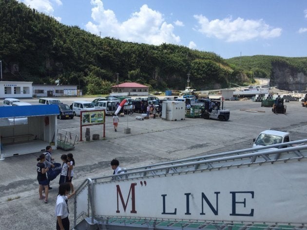 「フェリーみしま」から見た竹島（2016年8月撮影）