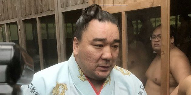 貴ノ岩が被害届を提出 日馬富士からビール瓶で思いきり殴られる ハフポスト