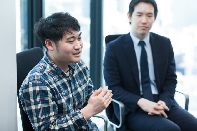 安藤 耕史(あんどう・こうじ)。2014年新卒入社。ソリューション営業部を経たのち、ビジネスマーケティング本部へ異動。現在は自社製品(kintone)の販売戦略に関わる傍ら、奥さんと一緒に高円寺でカレーとビールのお店を営んでいる