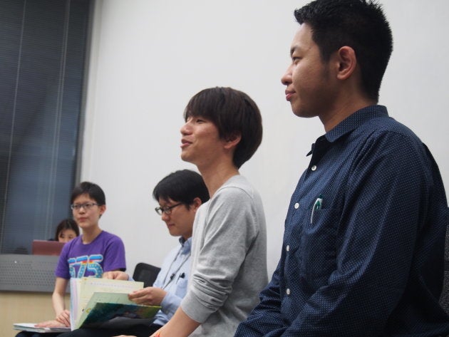 NPO法人ReBit代表理事の藥師実芳さん。(写真右)