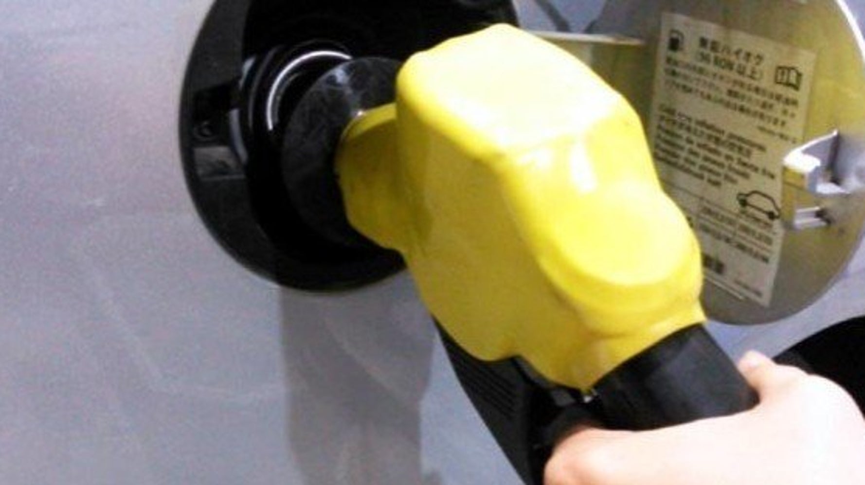 軽自動車だから軽油 なんと1ヶ月に269件 給油すべき燃料を間違えたことによる救援依頼多発をjafが発表 ハフポスト News