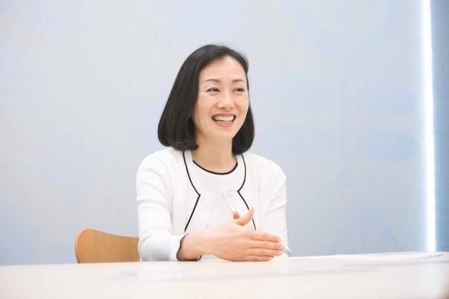 江原なおみ(えはら・なおみ)2016年秋入社。同年、サイボウズが実施する「キャリアママインターン」で1カ月働いた後、中途社員として応募。一般企業を退職 専業主婦16年 企業広報担当というユニークなキャリアを築いている。高1と小6のふたりの男の子の母。