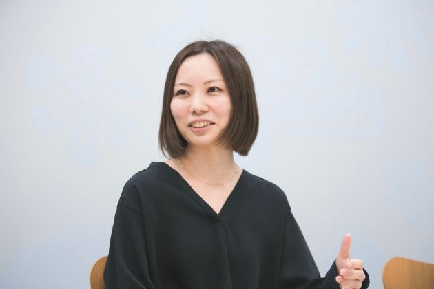 荒川真実(あらかわ・まみ) 2009年入社。2015〜2016年にかけて産休・育休取得。職場復帰して約1年半、第一プロダクトプロモーション部に所属。一児の母。