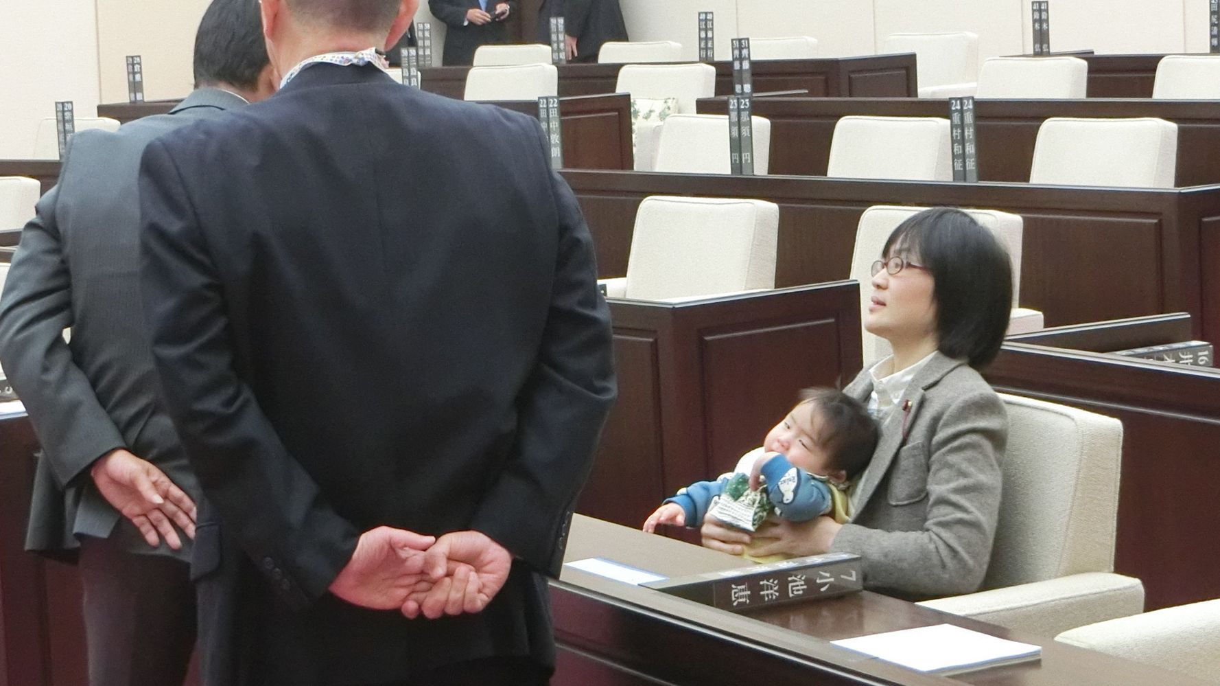 赤ちゃん連れの熊本市議に真意を聞いた 子育て世代の悲痛な声 見える形にしたかった ハフポスト