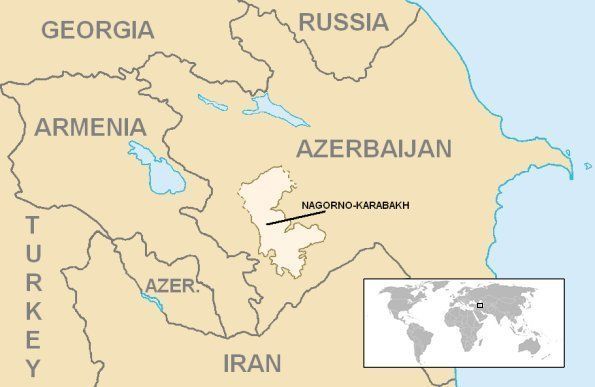 中央の色が薄い部分がナゴルノ・カラバフ。アルメニアとアゼルバイジャンの係争地域だ