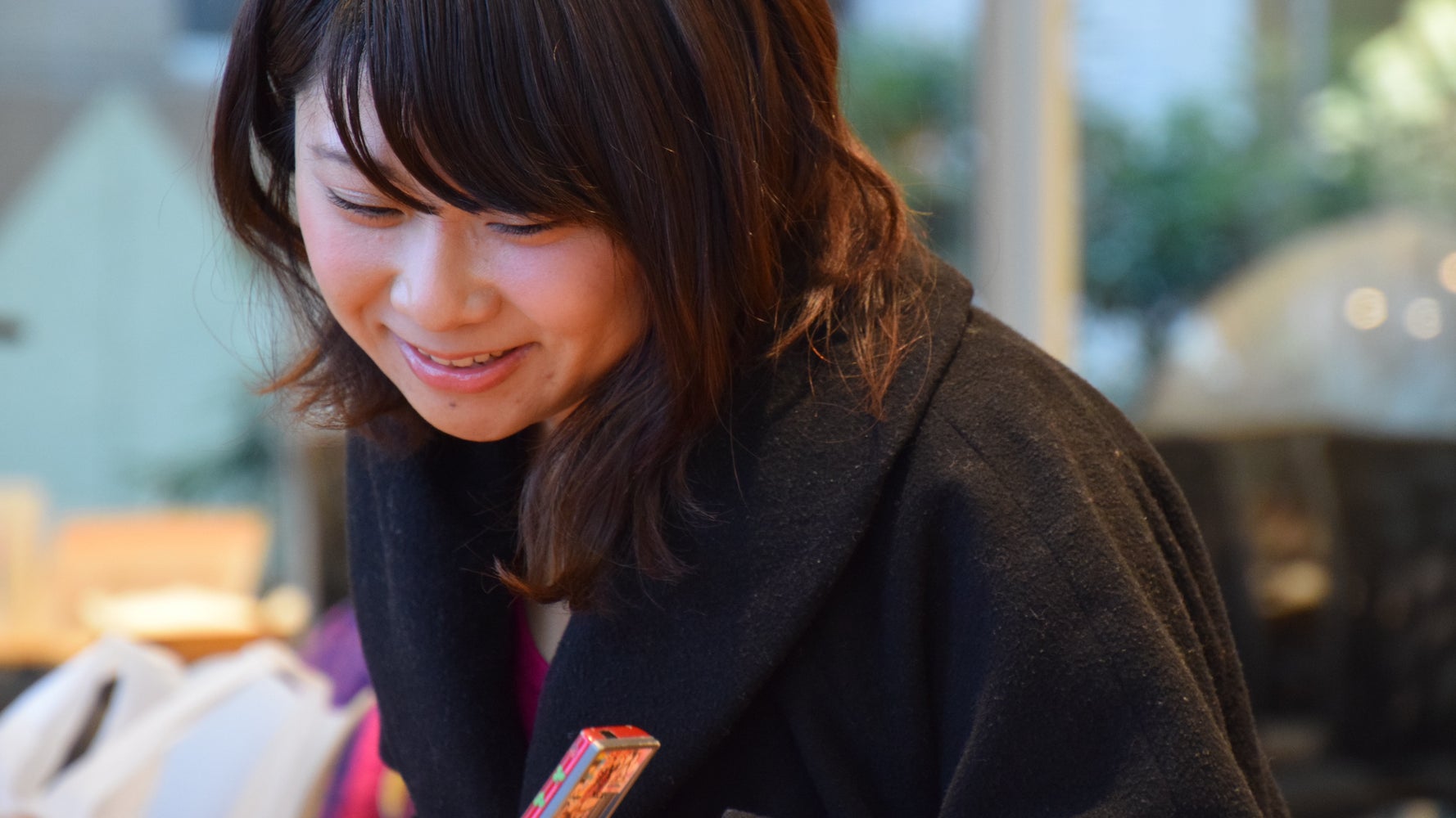 愛犬の写真 亡き父の様子 よみがえった思い出に涙する人も あなたのガラケー Auが復活させます ハフポスト