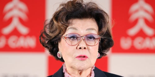 赤い刺繍クマトレーナー野村健之 野村沙知代さん死去、85歳 野村克也氏の妻で「サッチー」の愛称