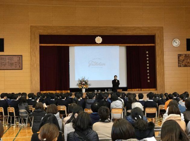 （2016年の熊本地震時には県内の小学校を訪問）