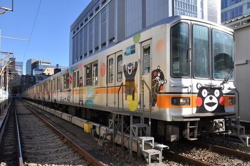 地下鉄走って90年】銀座線01系くまモンラッピング電車 | ハフポスト NEWS