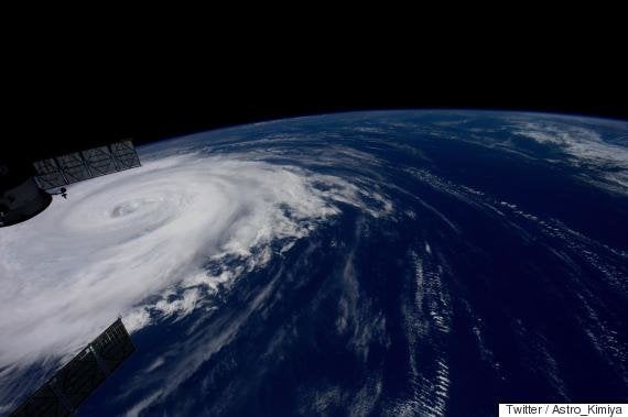 油井亀美也さん どうか 皆様ご無事で 日本に迫る台風の写真を投稿 ハフポスト