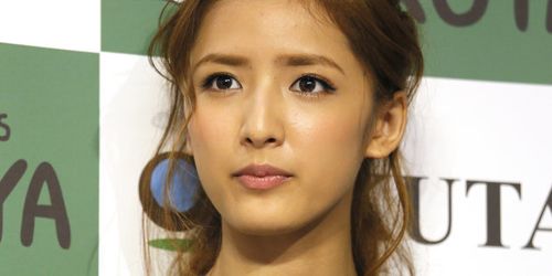 元E-girlsの藤井萩花が芸能界引退 ShuuKaRenも事実上の活動終了【コメント全文】 | ハフポスト NEWS