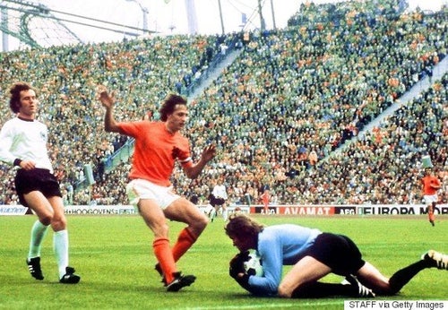 ヨハン・クライフさん死去 サッカー界の伝説「フライング