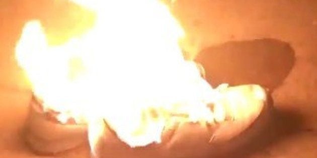 ニューバランスの靴を燃やす運動にリーボックが便乗 うちの靴を送るよ ハフポスト ニューバランスの靴を燃やす運動にリーボックが便乗 うちの靴を送るよ ハフポスト