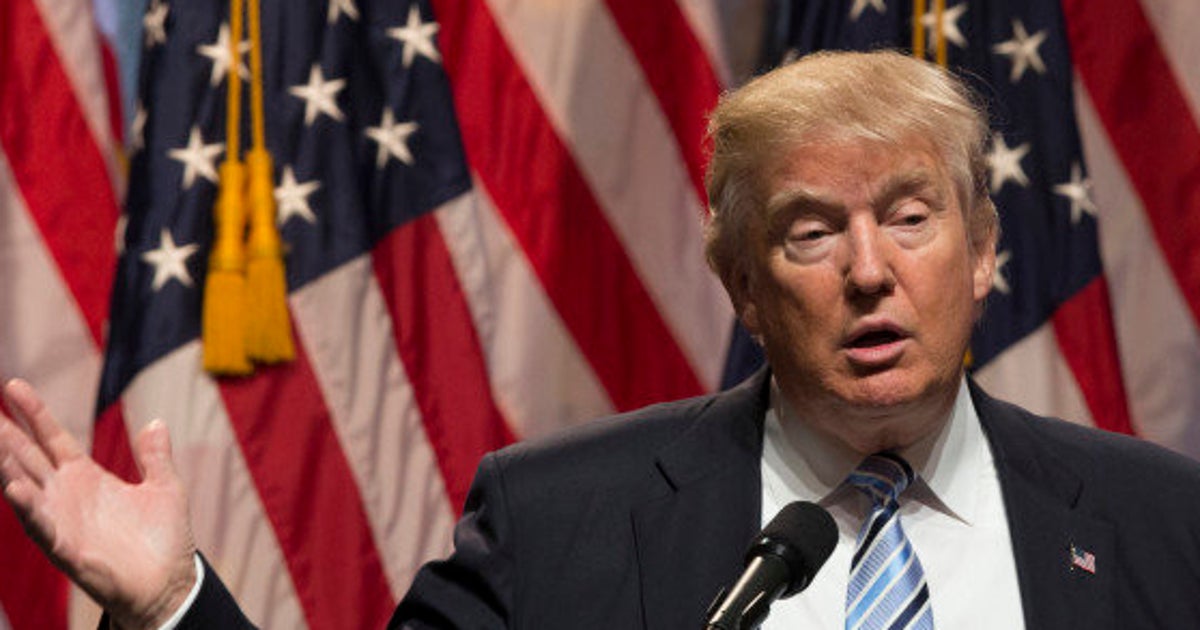 トランプ氏、白人至上主義やネオナチを非難 しかしあの人物に話が及ぶ