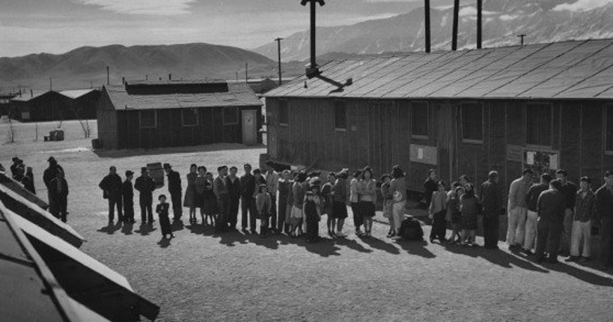 写真　Ansel Adams「第二次世界大戦中のマンザナー強制収容所」 写真】日系人強制収容所「マンザナー」：朝日新聞GLOBE＋