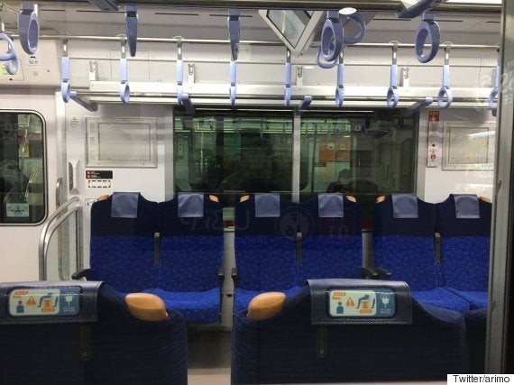 謎の電車の正体は カップルシート 車両の目撃情報相次ぐ ハフポスト 謎の電車の正体は カップルシート 車両の目撃情報相次ぐ ハフポスト