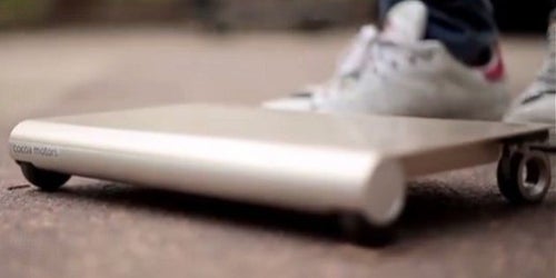 日本の学生が開発した、持ち運べる電気自動車「WalkCar」がすごい