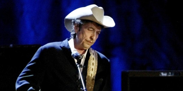 Rock musician Bob Dylan performs at the Wiltern Theatre in Los Angeles in this May 5, 2004 file photo. REUTERS/Rob Galbraith/Files