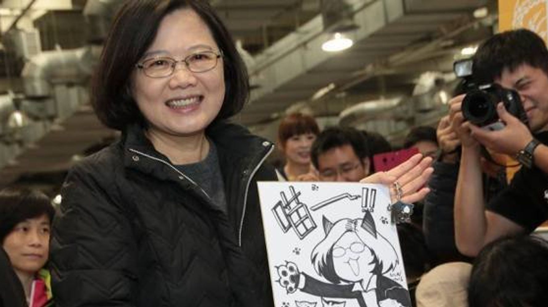 蔡英文氏 台湾版コミケに次期総統がやって来た 萌えキャラに笑顔 ハフポスト News