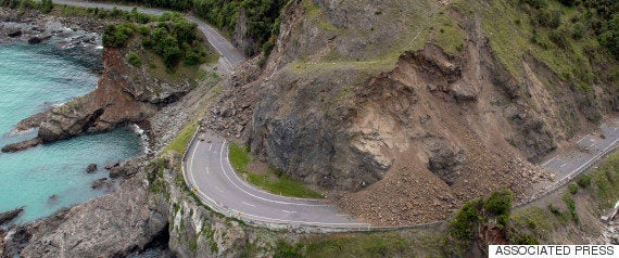 陸の孤島 から3頭の牛を救出 でも実は ニュージーランド大地震 ハフポスト