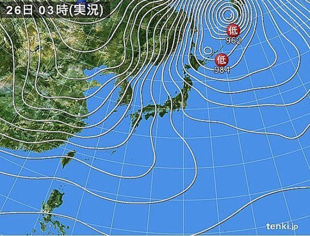 きょう26日も強い冬型の気圧配置。全国で季節風が強く、厳しすぎる寒さ。日本海側は雪や吹雪。名古屋市内含め、東海以西の太平洋側も積雪や凍結に引き続き注意。