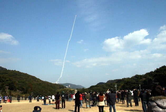 午後2時3分に打ち上げられた「SS-520」5号機（宮原ロケット見学場にて）