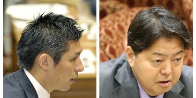 寺田学・衆院議員（左）と林芳正文部科学相＝過去の国会討議の写真から