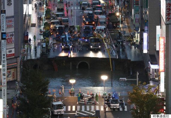 博多駅前陥没事故 高島宗一郎 福岡市長の情報発信に称賛の声 ハフポスト