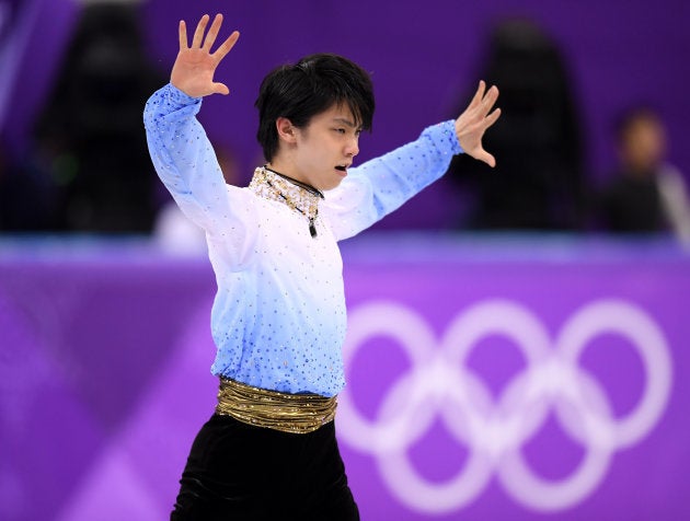 羽生結弦、ショートプログラムでトップ 「異次元の強さ」で復活遂げる