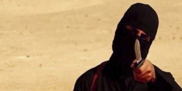 Execution of Steven Sotloff (1983 Â 2014) by Jihadi John of ISIS. In August 2013, Sotloff was kidnapped in Aleppo, Syria, and held captive by militants from the Islamic State of Iraq and the Levant. Jihadi John (Mohammed Emwazi, born August 1988) a British man who is thought to be the person seen in several videos produced by the Islamic extremist group ISIL showing the beheadings of a number of captives in 2014 and 2015. (Photo by Universal History Archive/UIG via Getty Images)
