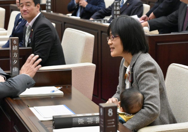 赤ちゃん連れの議場入りはng 熊本市議会規則の改正案が出た 子育て議員の思いは ハフポスト