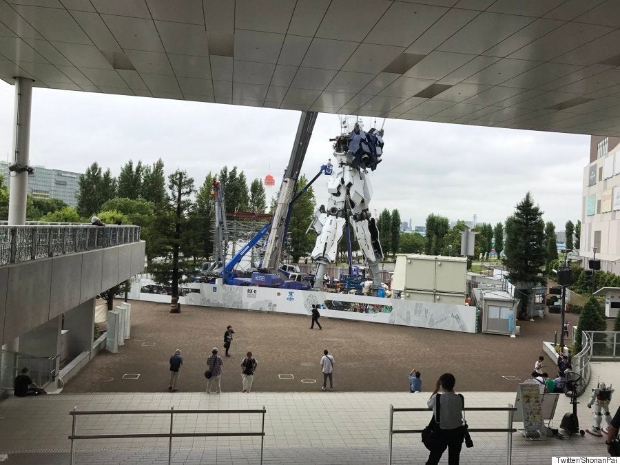 お台場にガンダムが帰ってきた 実物大 ユニコーンガンダム 組み立てが進む 画像集 ハフポスト