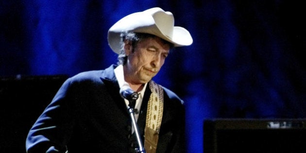 Rock musician Bob Dylan performs at the Wiltern Theatre in Los Angeles in this May 5, 2004 file photo. REUTERS/Rob Galbraith/Files