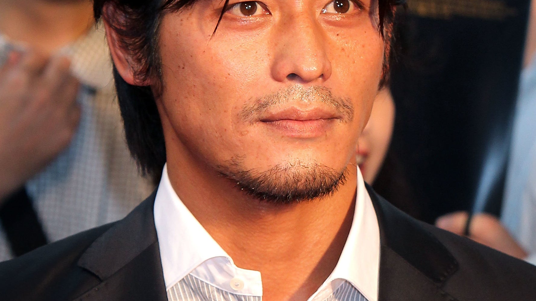 坂口憲二さんが 無期限で芸能活動を休止 難病の治療に専念 ハフポスト 坂口憲二さんが 無期限で芸能活動を休止 難病の治療に専念 ハフポスト