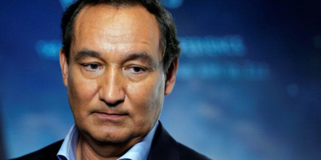 Chief Executive Officer of United Airlines Oscar Munoz introduces a new international business class dubbed United Polaris in New York, U.S. June 2, 2016. REUTERS/Lucas Jackson