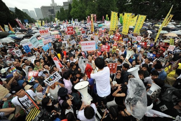 2015年8月30日、国会前での抗議集会