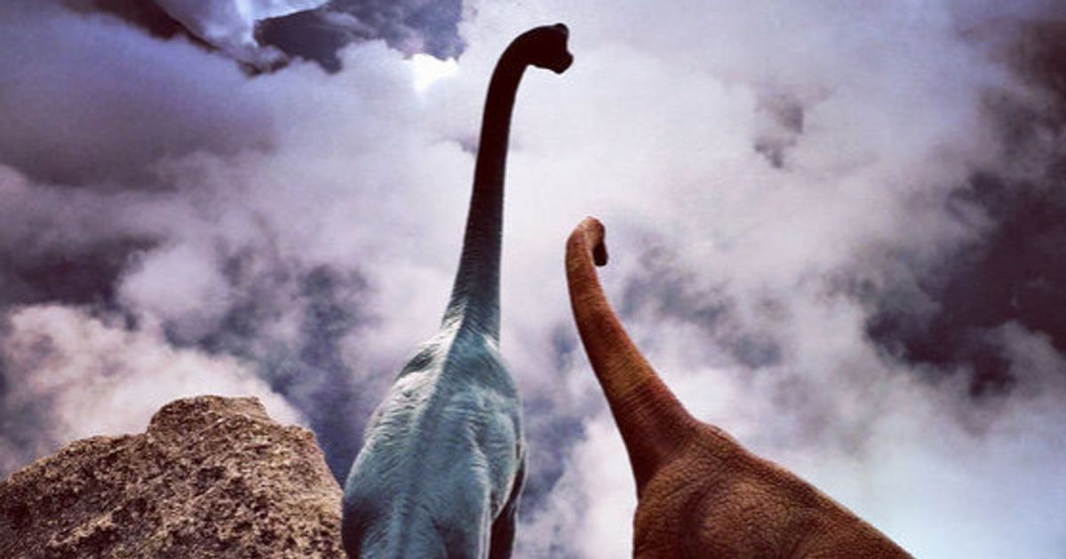 飛行機に乗って世界をぐるり どこかほっこりする恐竜たちの旅 画像 ハフポスト