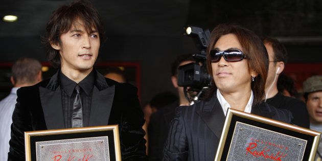 B'zの稲葉浩志さん（左）と松本孝弘さん＝2007年11月、アメリカ・ハリウッド