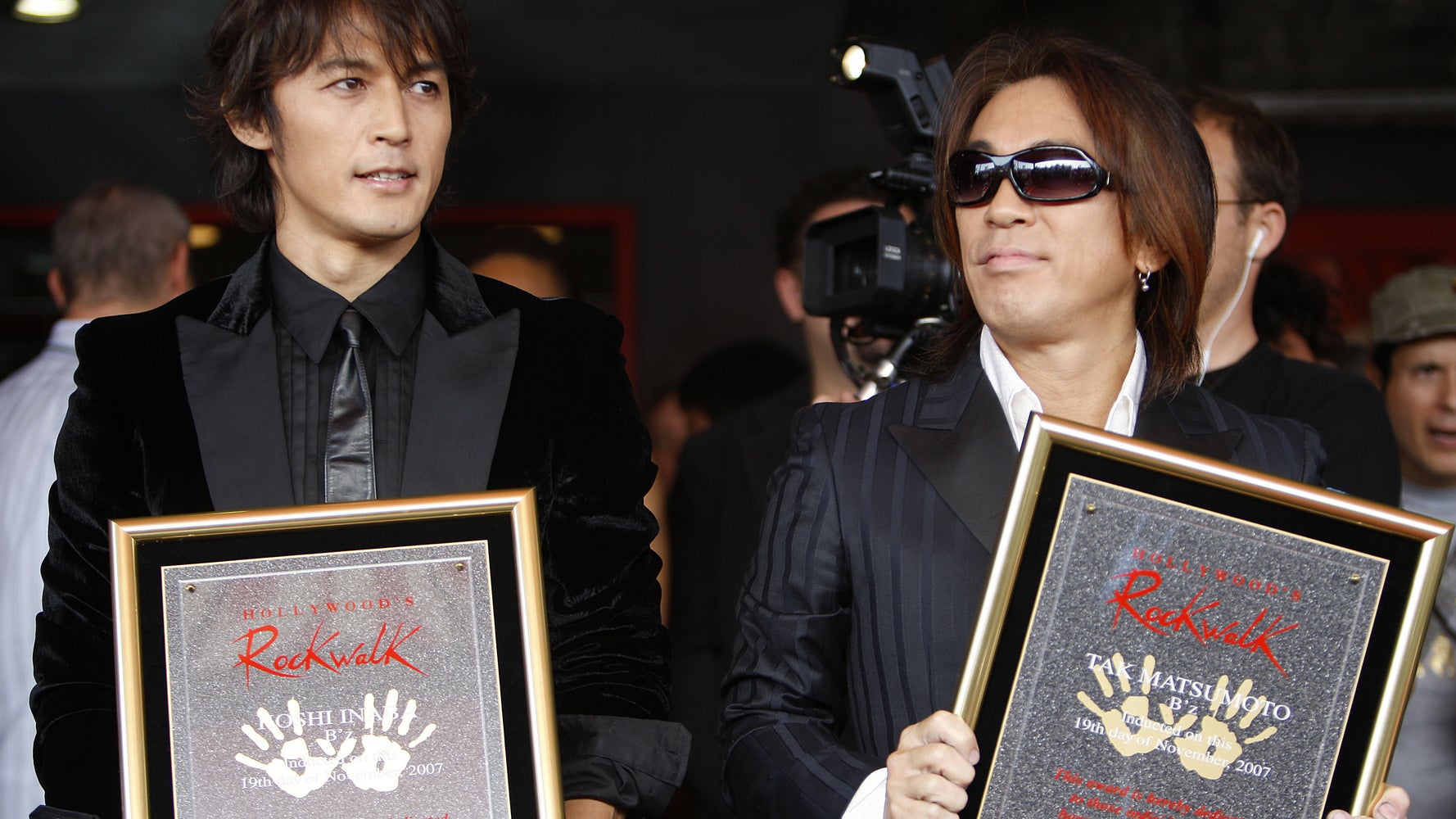 B Z稲葉 マスク変装 お忍び でイベント会場に ファンのすぐ後ろにいる写真を投稿 ハフポスト News