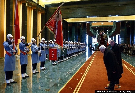 トルコのエルドアン大統領 権限の強化が進みすぎてまるで皇帝 画像 ハフポスト