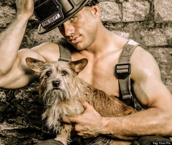 セクシーな消防士が 素肌をさらけだして動物愛護を訴える 画像 ハフポスト
