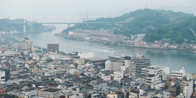 千光寺公園から臨む尾道水道。右奥は向島＝２８日、広島県尾道市 