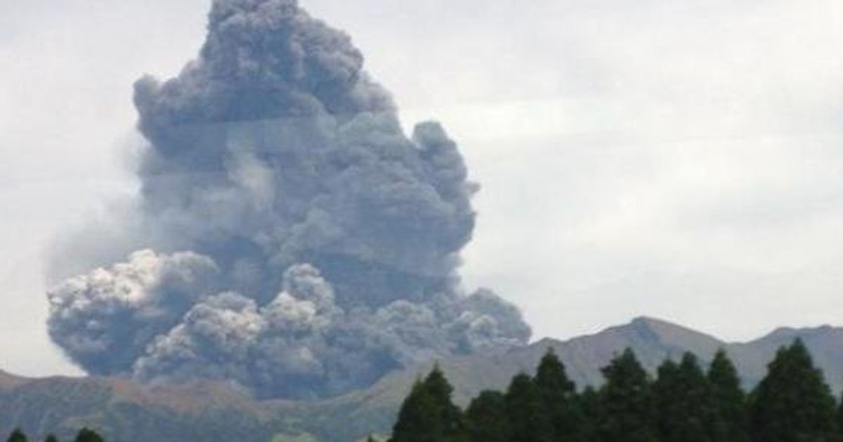 速報 阿蘇山が噴火 噴煙の画像が多数投稿される Update ハフポスト