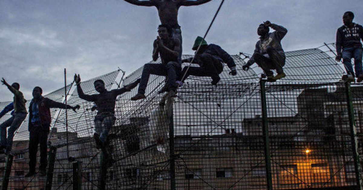 モロッコのスペイン飛び地にアフリカ難民が殺到 命がけの越境 画像 ハフポスト