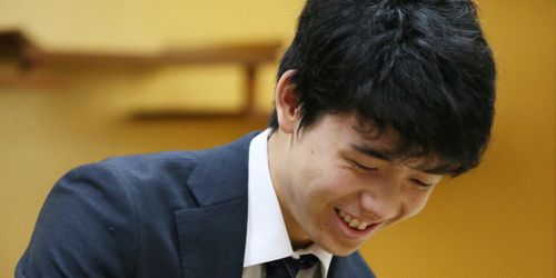 藤井聡太四段とは】羽生善治三冠が「どんな棋士になるか楽しみ」と期待を寄せる中学生棋士の素顔 | ハフポスト NEWS